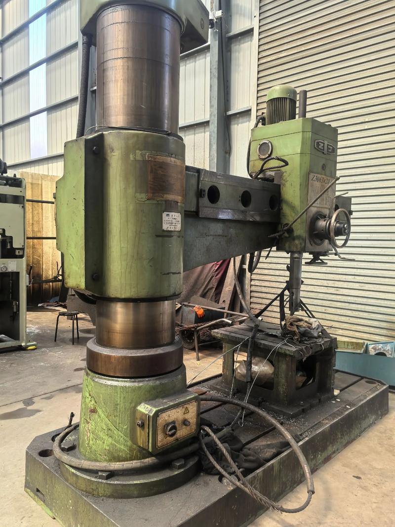 二手设备推荐 中捷3063摇臂钻，安装少用，八成新质优价廉